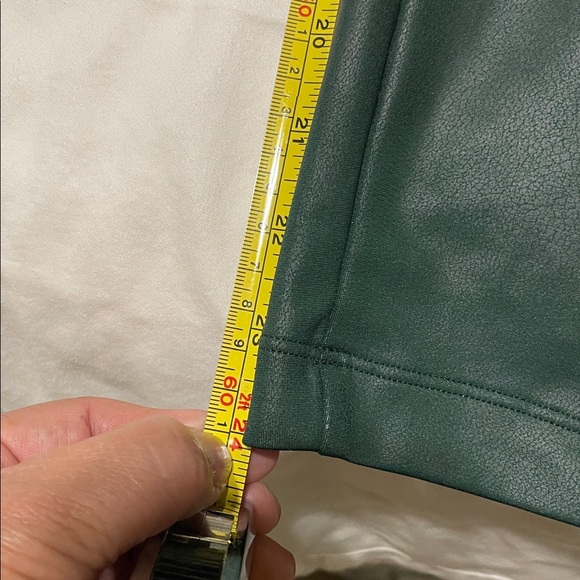 Athleta Delancey Gleam Tight Medium Leggings Seaweed Snack Green Medium Petite - Picture 9 of 10